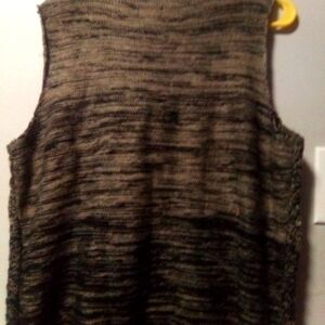 NEW Directions knit sleeveless sweater. Ladies size XL.